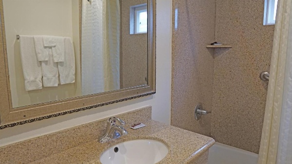 Redondo Inn and Suites Main image